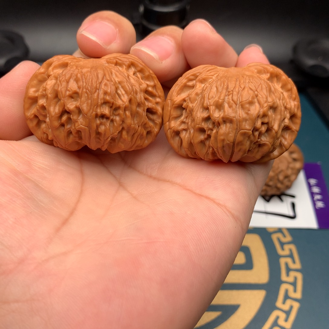 文玩核桃把件磨盘