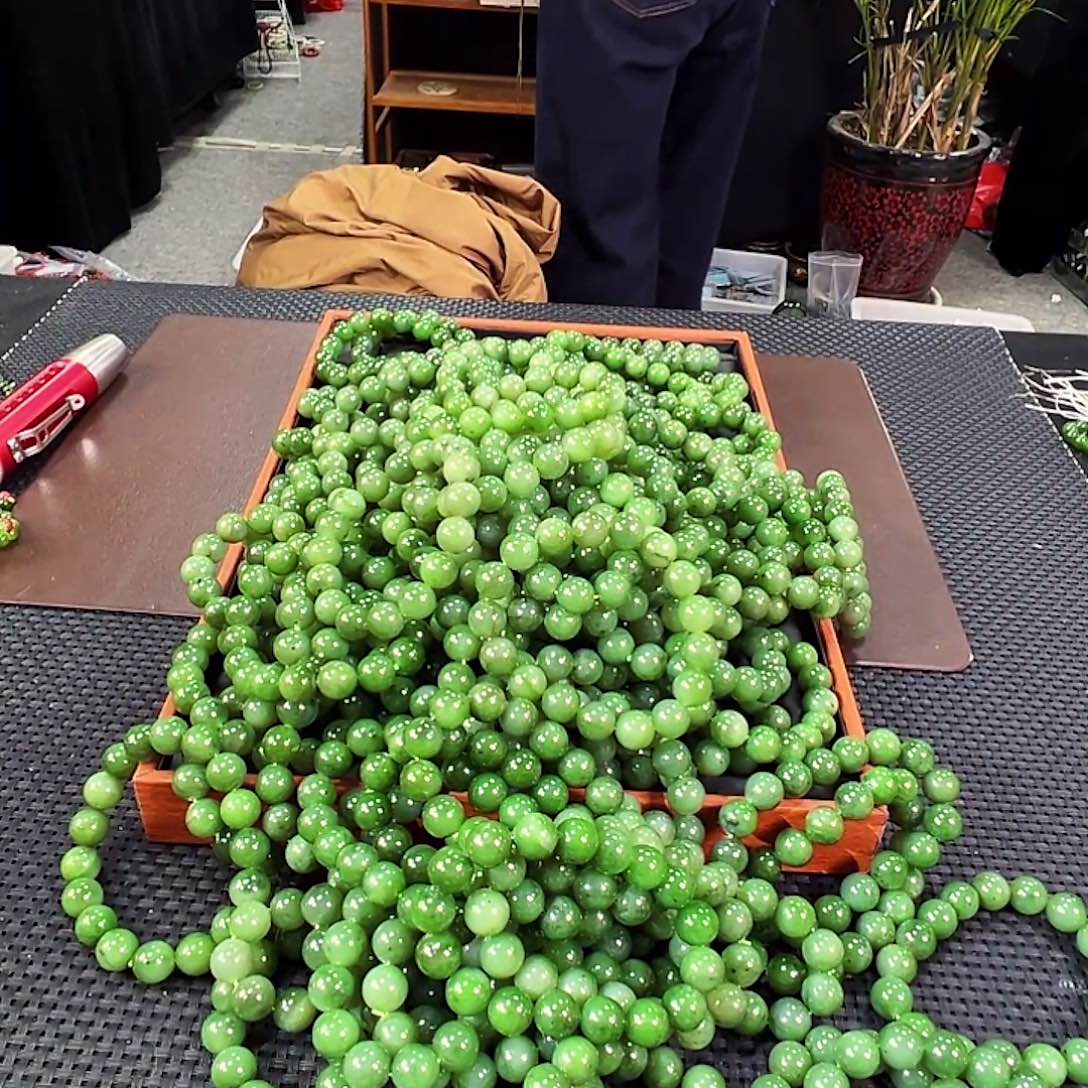 和田玉（碧玉）未镶嵌手链卡12发其一