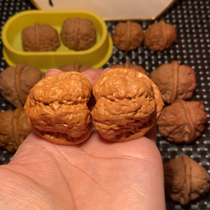 文玩核桃把件开背大腿