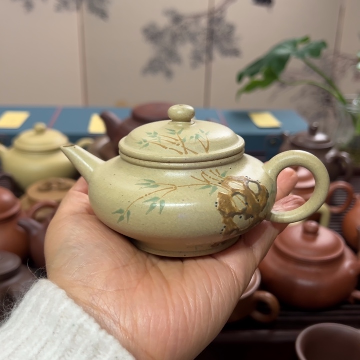 紫砂茶壶乌**拉宜兴紫砂文化艺术