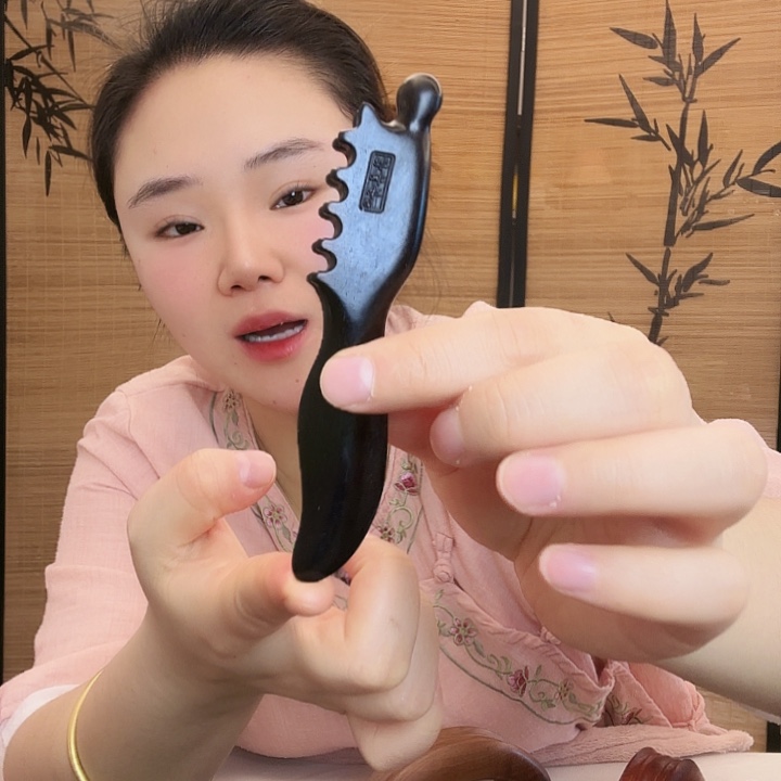紫光檀小凤凰眼部微瑕