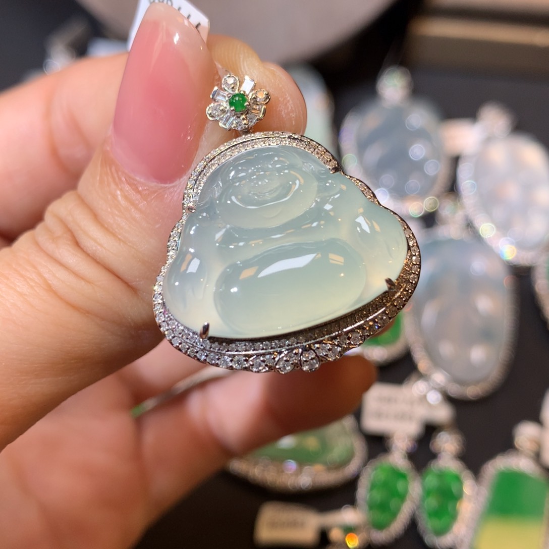 翡翠吊坠(不含链)18K金镶嵌