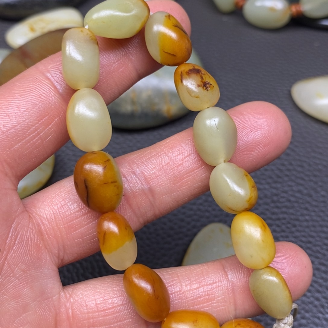 和田玉（糖玉）挂件未镶嵌魏*彪