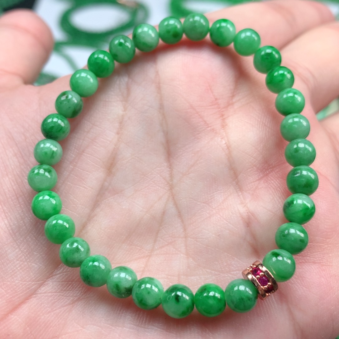 翡翠手链未镶嵌翡翠