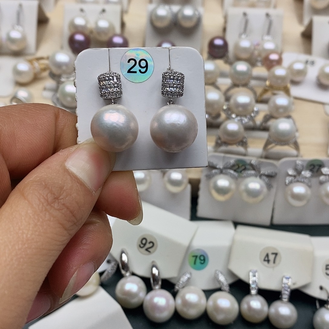 逄***逄银S925镶嵌淡水珍珠颈饰