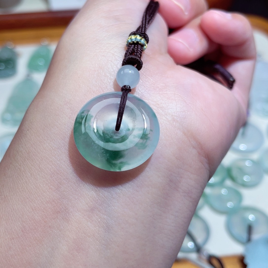 翡翠未镶嵌颈饰扣子