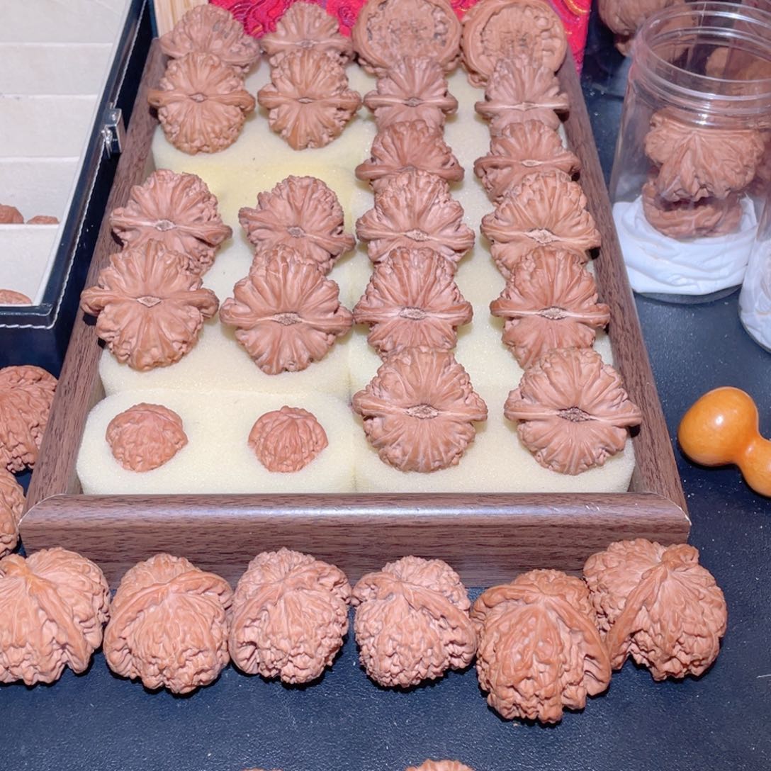 小***哥文玩核桃一物一拍