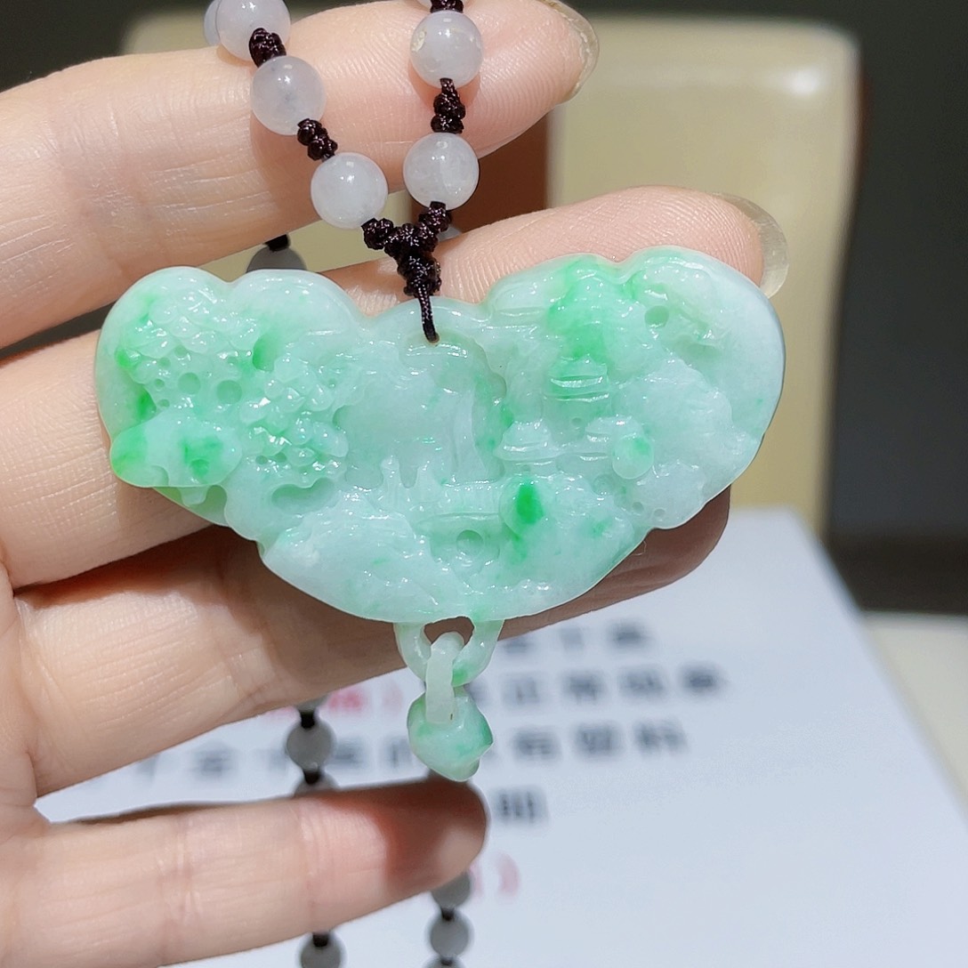 翡翠未镶嵌吊坠(赠链)A货蝴蝶