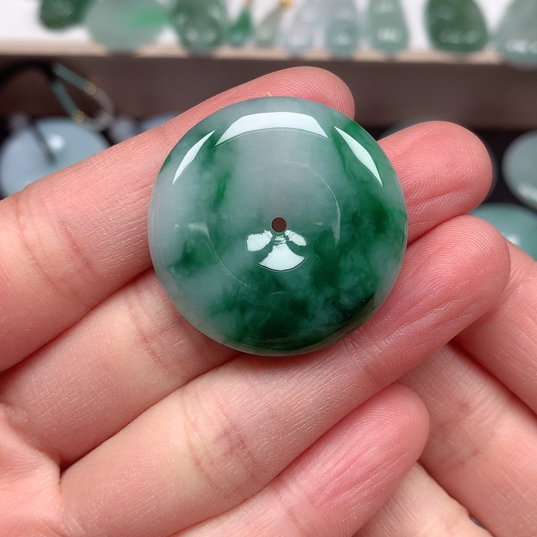 翡翠颈饰未镶嵌平安扣A