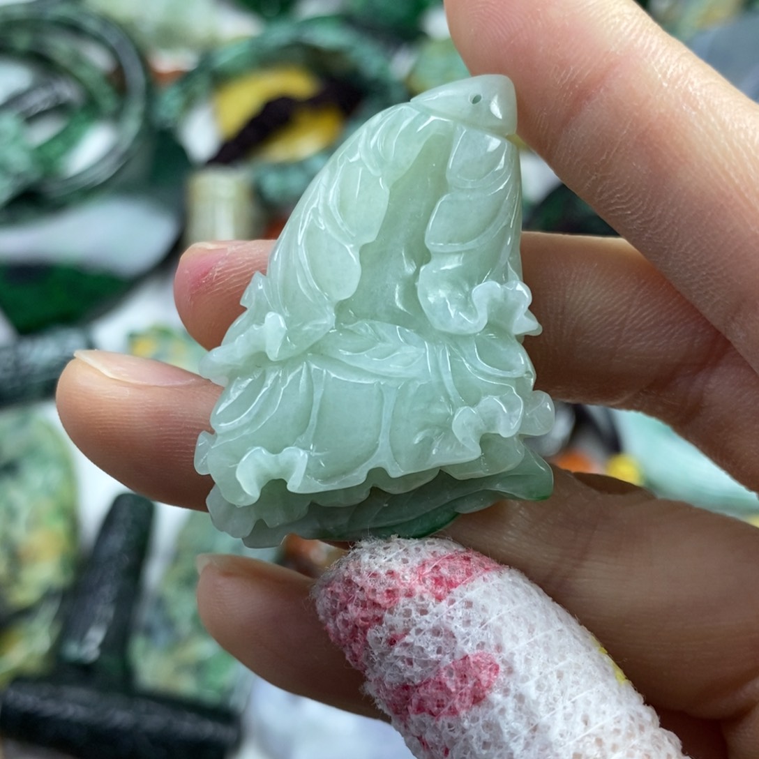 翡翠颈饰未镶嵌如*