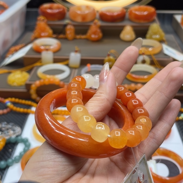 幸***，石英质玉（黄龙玉）合金手镯