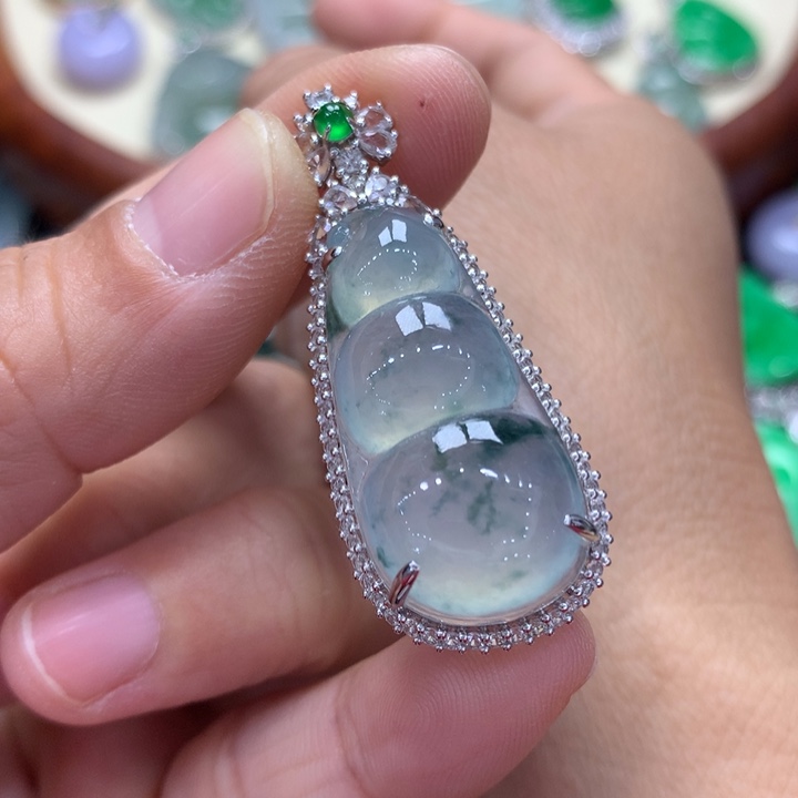 翡翠吊坠(不含链)18K金镶嵌