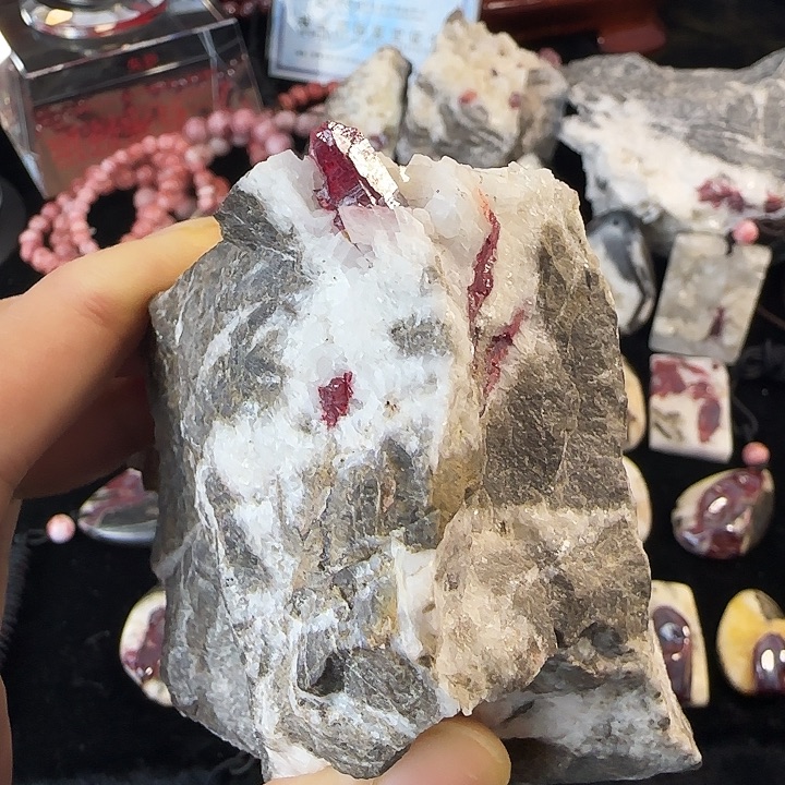 天然辰砂贵州万山天然大晶体朱砂原石