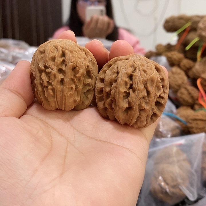 文玩核桃吊坠芭蕉扇38有修