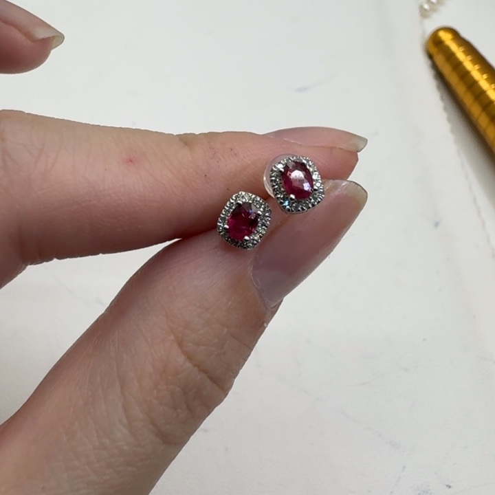 未镶嵌红宝石耳饰