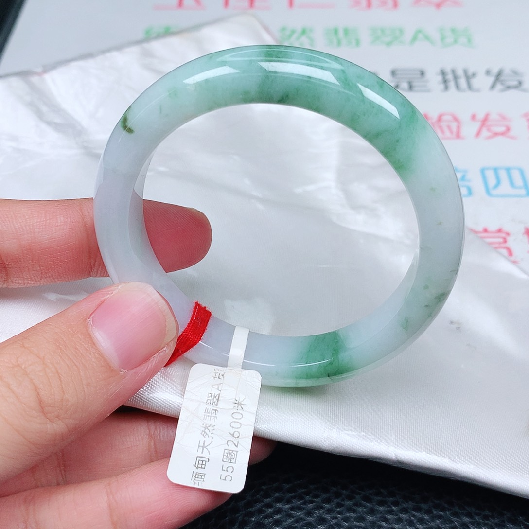 未镶嵌手镯翡翠天然翡翠手镯