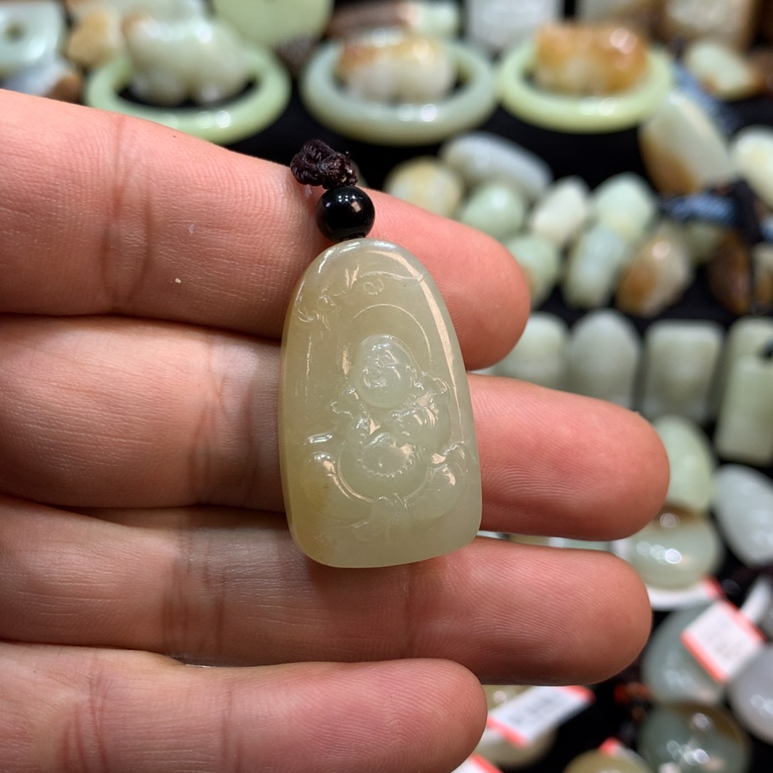 颈饰未镶嵌和田玉