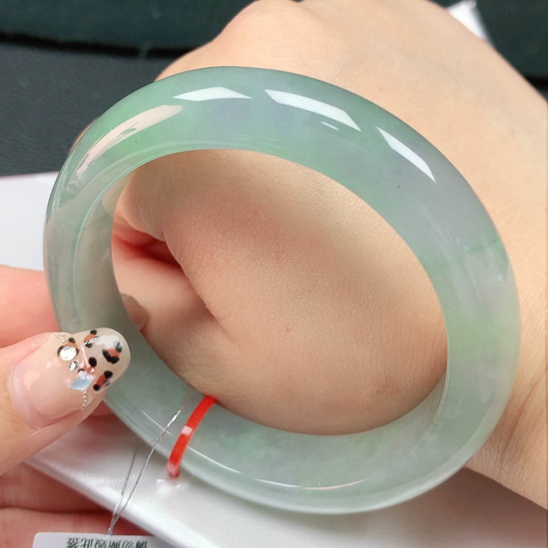 翡翠手镯未镶嵌59圈