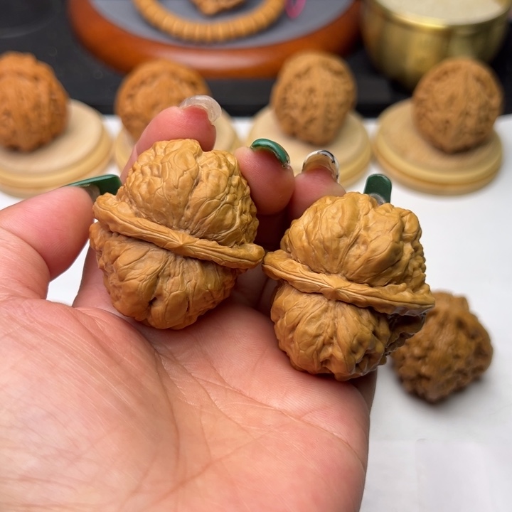 文玩核桃把件芳芳40蛤蟆头