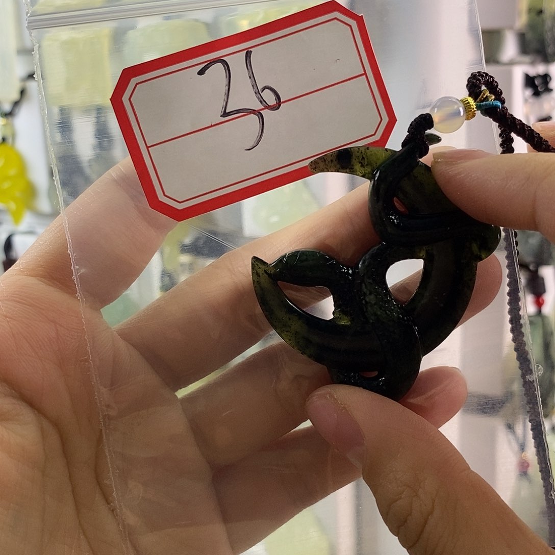 蛇纹石玉颈饰未镶嵌小*36