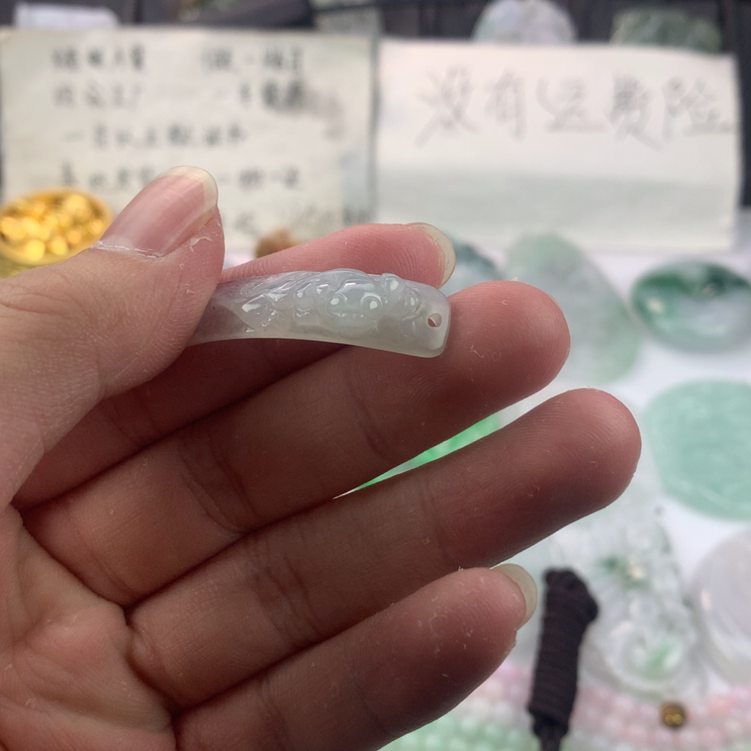 翡翠颈饰未镶嵌一