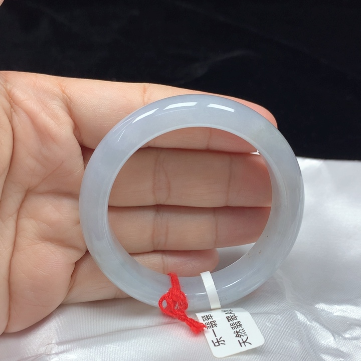 翡翠手镯未镶嵌正圈52
