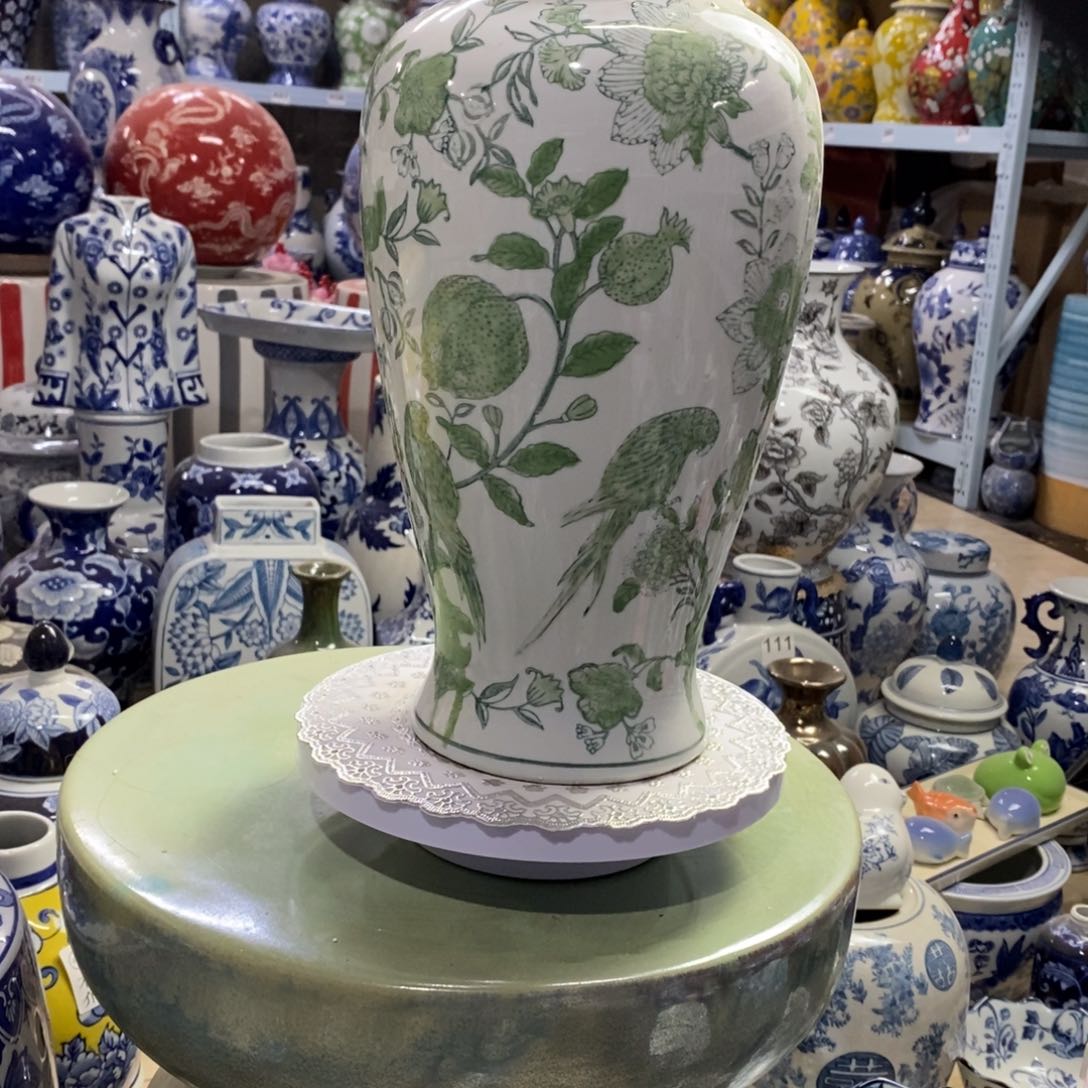 瓶美人瓶高度32，微瑕……