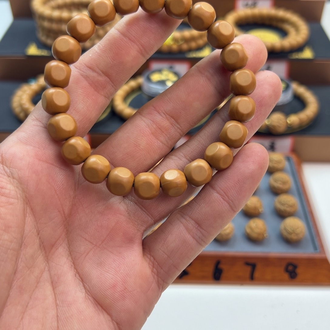 猴头核桃吊坠A****庆微瑕六方20