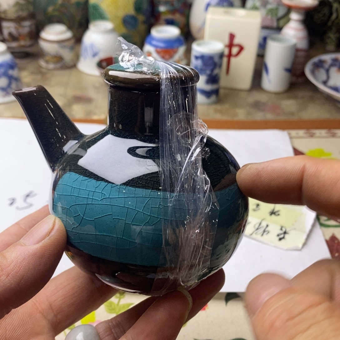 瓷片是因为它具有非常丰富且独特
