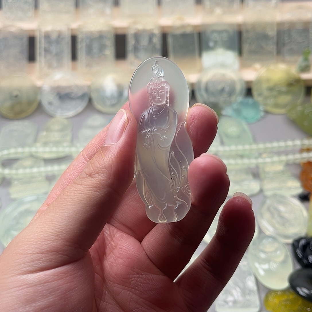 蛇纹石玉未镶嵌颈饰