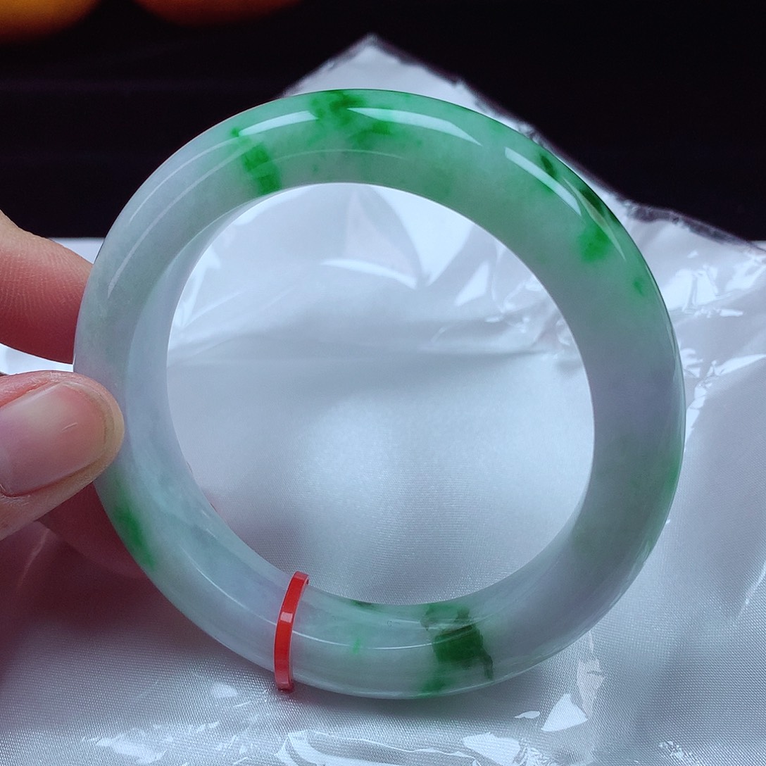 翡翠手镯未镶嵌58圈