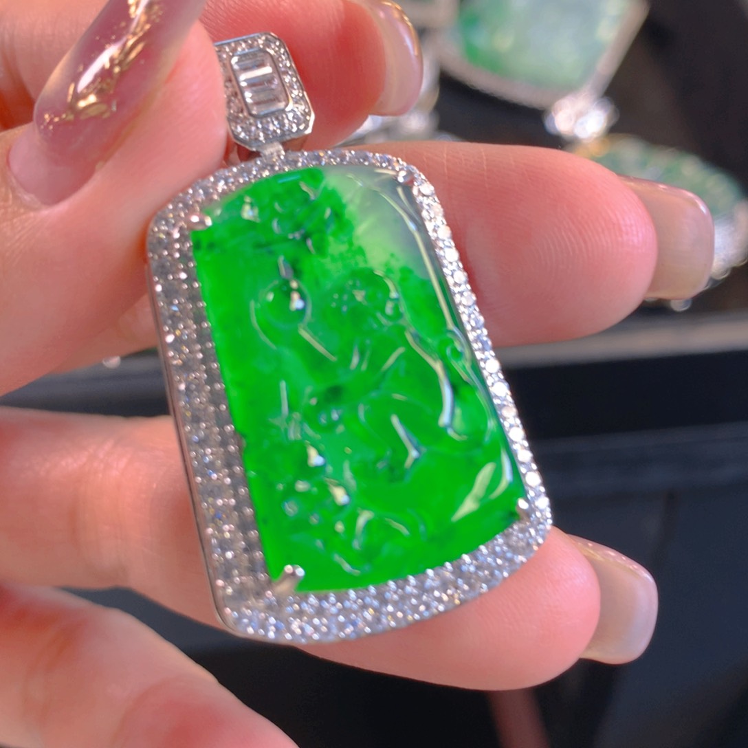 翡翠颈饰未镶嵌翡翠