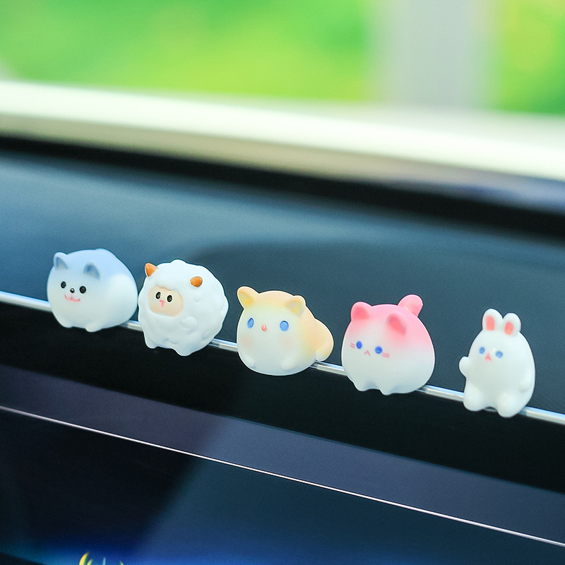 网红可爱汽车摆件迷你卡通公仔车内饰中控台趴趴小动物车饰品