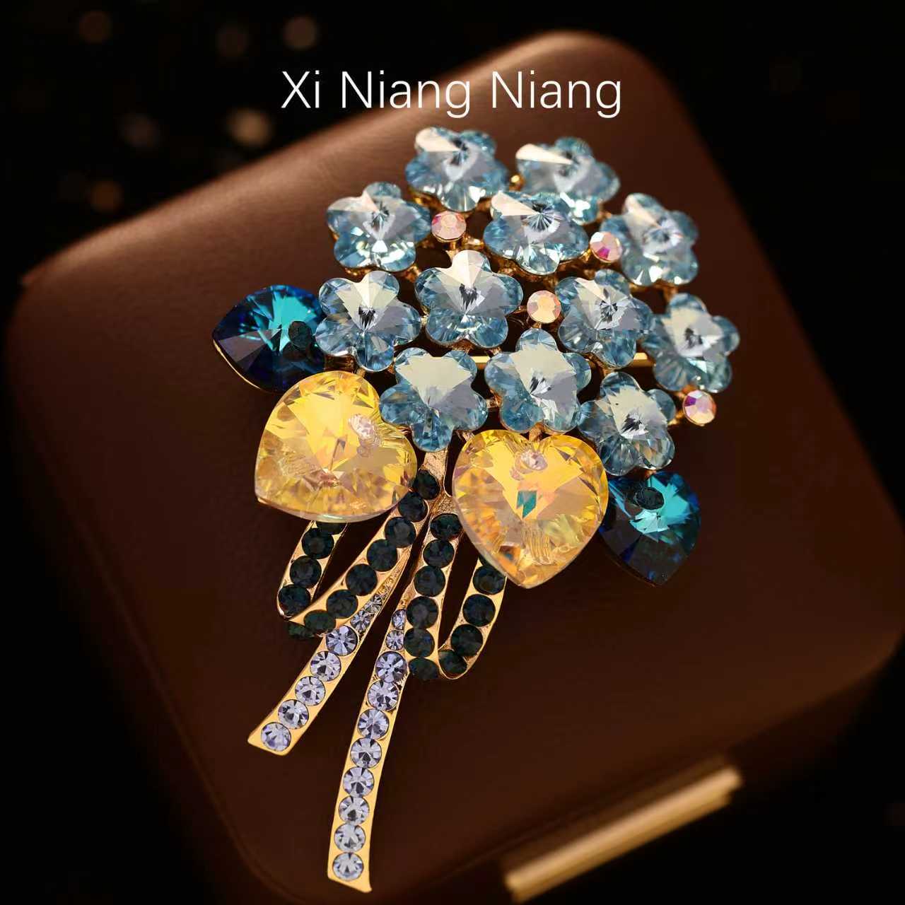 铜合金仿水晶胸针 澜柒-华子设计师款胸针高档品牌出口订单-S5086