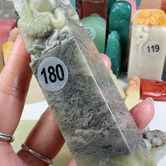 寿山石印石在*上印石章料…..