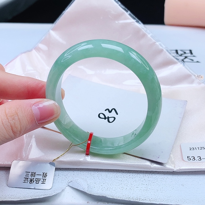 翡翠手镯（贵妃镯）未镶嵌缅甸天然a货手镯53+