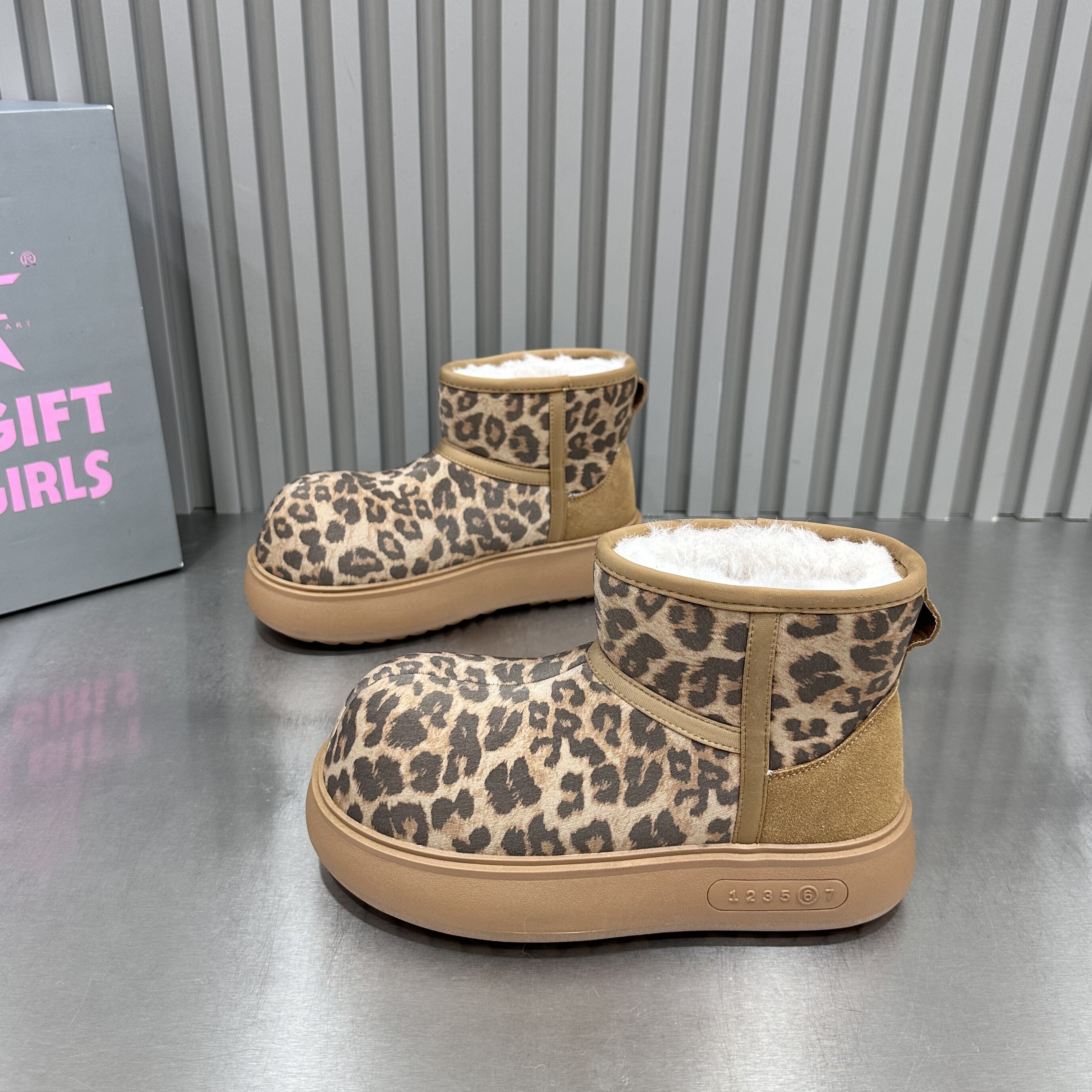 【十六号】A68豹纹雪地靴2025冬季丝绸加棉时尚雪地靴保暖棉短靴828