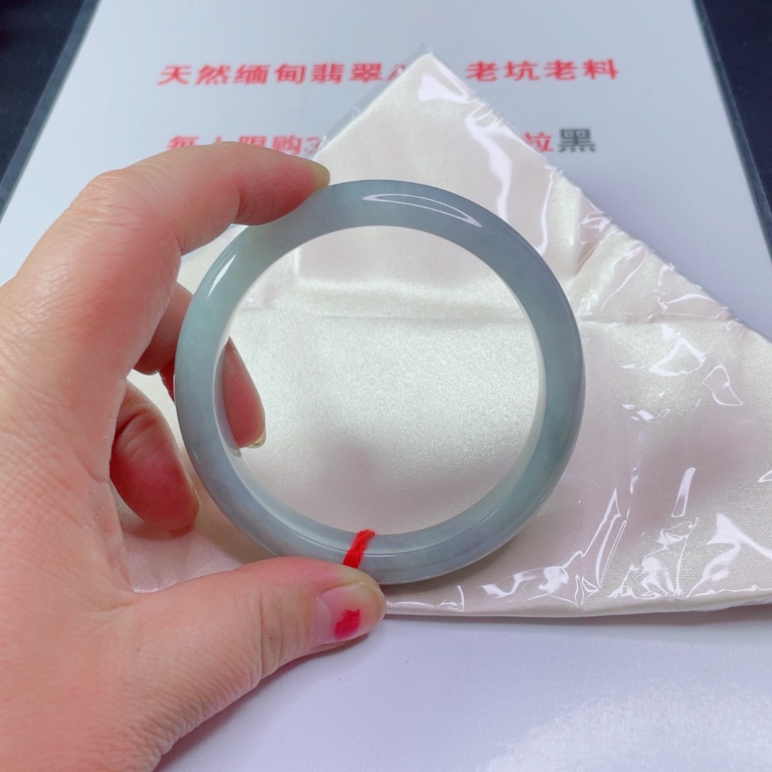 翡翠手镯未镶嵌明****7