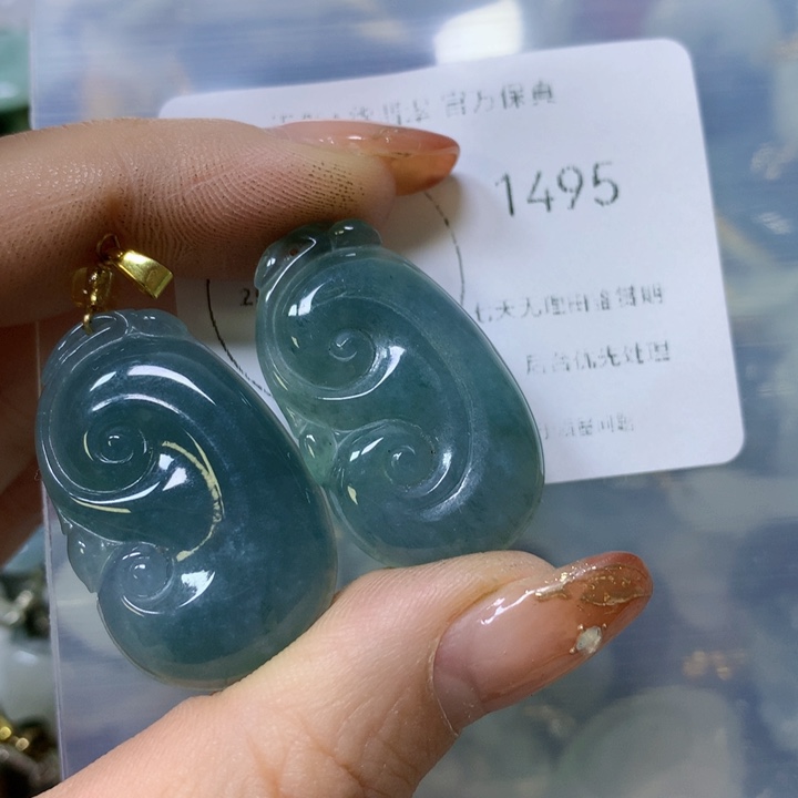 翡翠颈饰未镶嵌翡翠