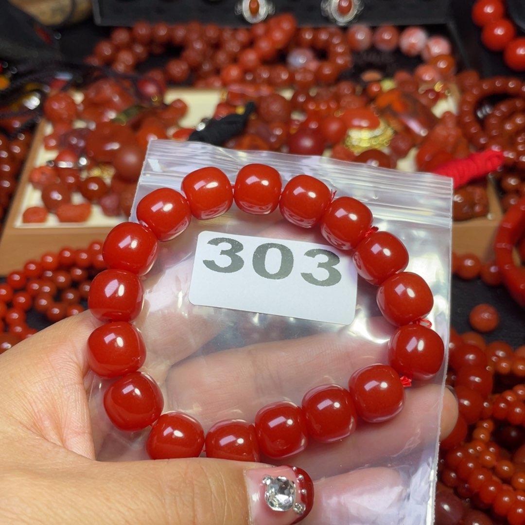 南红玛瑙手串未镶嵌钱*僧