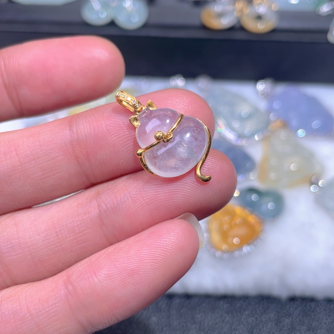 颈饰18K金镶嵌翡翠翡翠