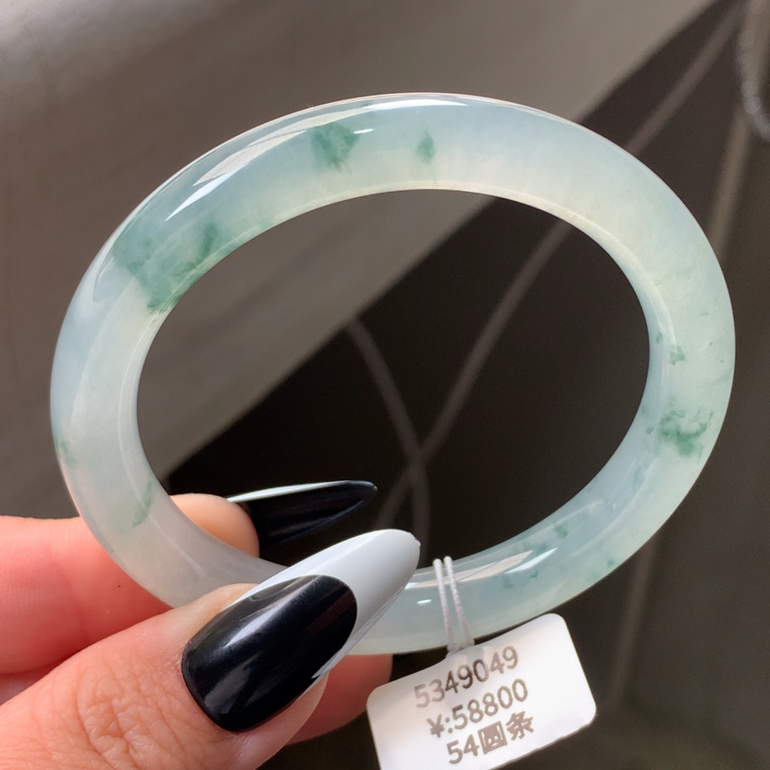 翡翠手镯未镶嵌冰飘花圆条手镯