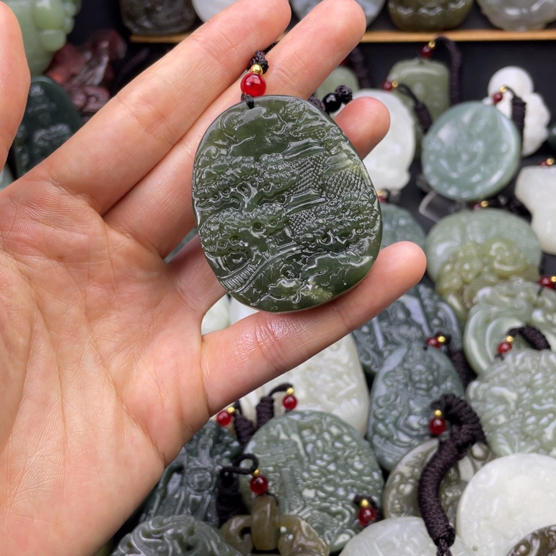 和田玉颈饰未镶嵌