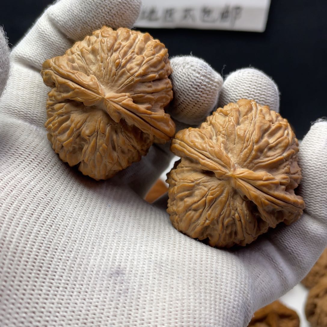 文玩核桃把件43球白有修