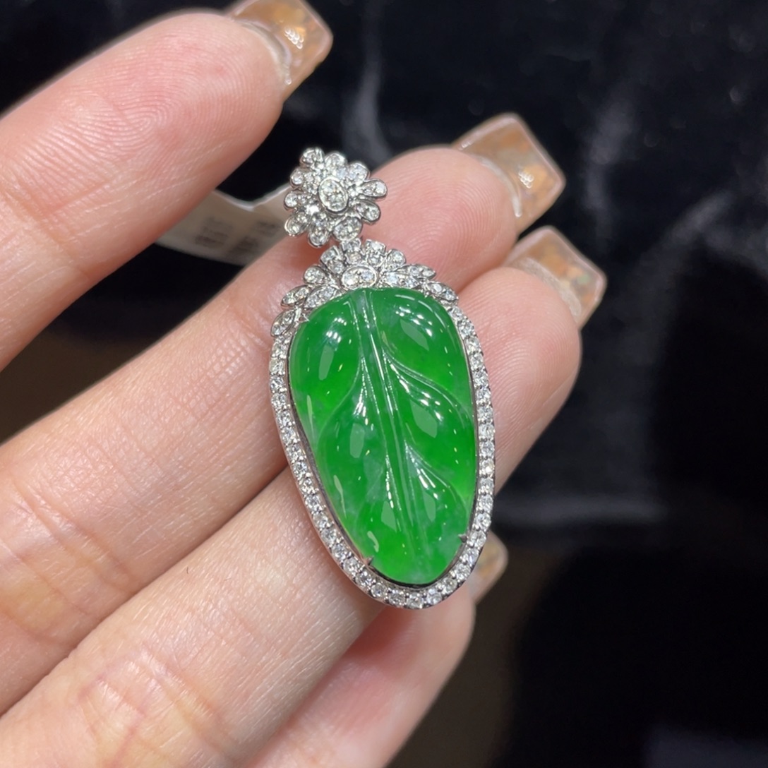 翡翠颈饰18K金镶嵌天然缅甸翡翠