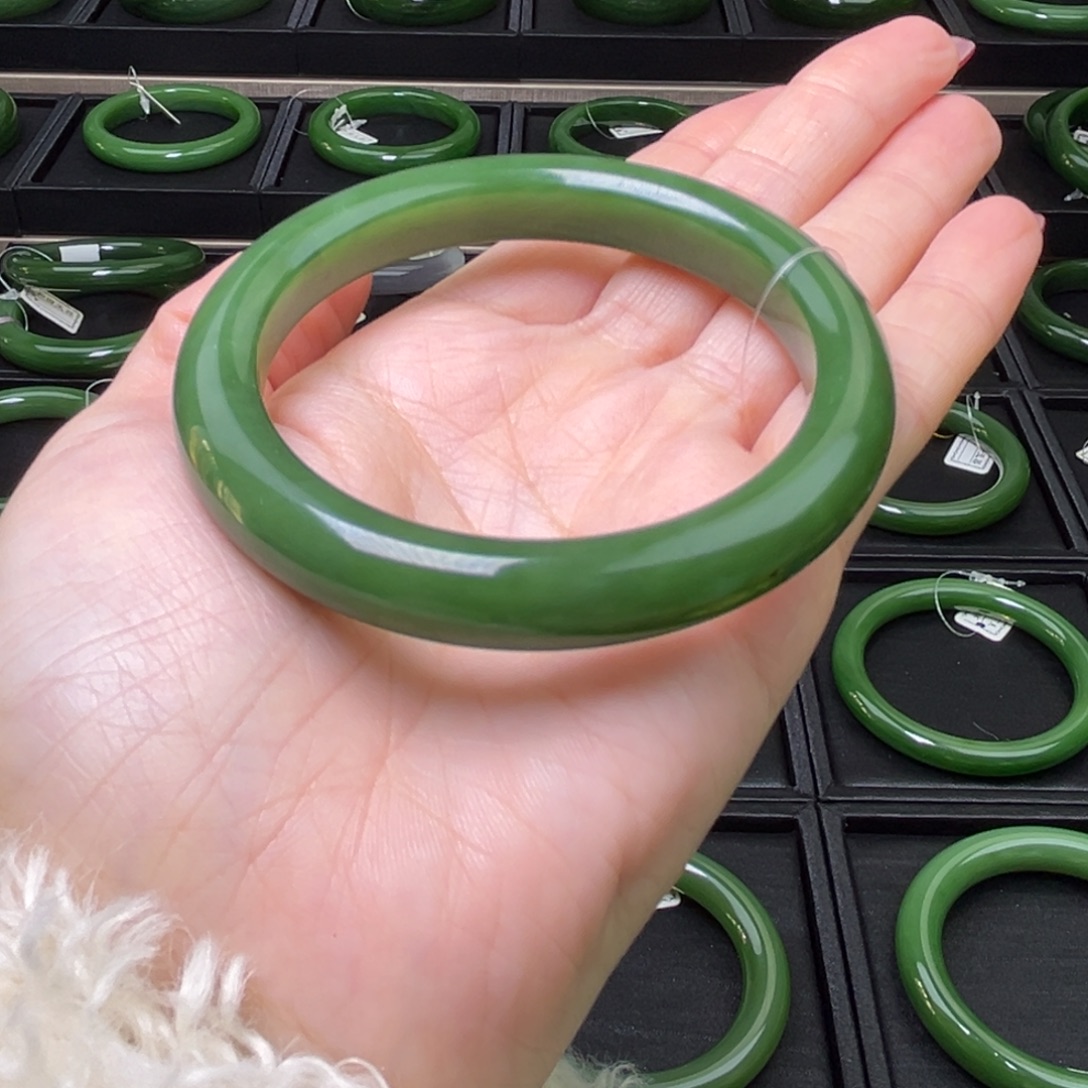 和田玉（碧玉）未镶嵌手镯