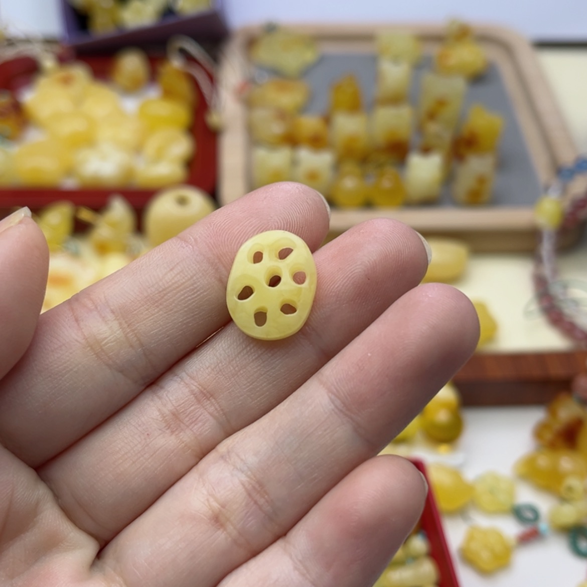 【闪购商品】蜜蜡裸石未镶嵌配饰