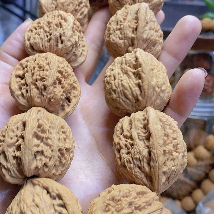 【闪购商品】文玩核桃把件38绣球手持