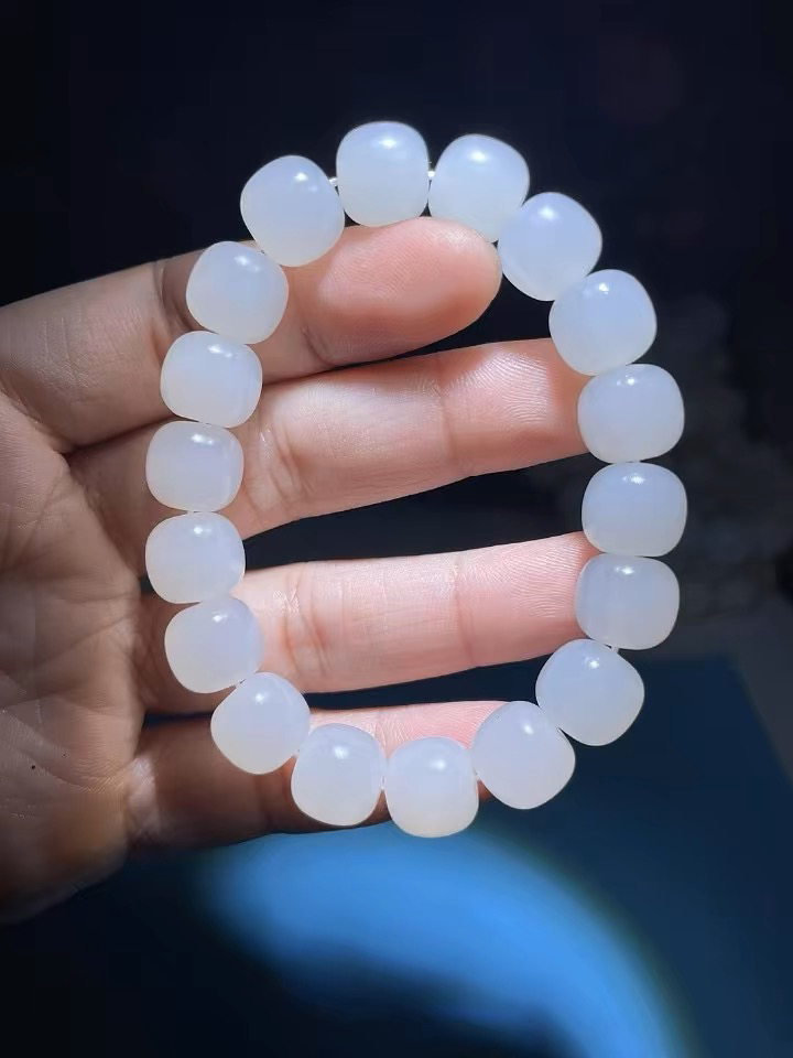 天然新疆野牛沟老矿白玉无暇老型12毫米手串冰润细腻男女佩戴证书