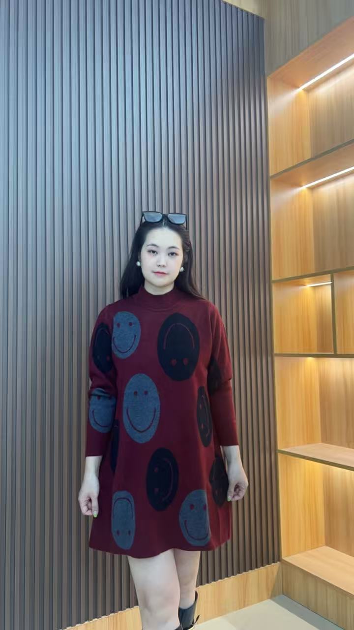 529秋冬长袖中长裙中长款民族风中老年女装休闲风常规圆领时尚风